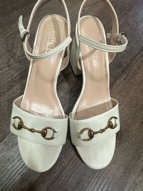 Gucci Off-White Leather Block Heel Sandals with Gold Horsebit
